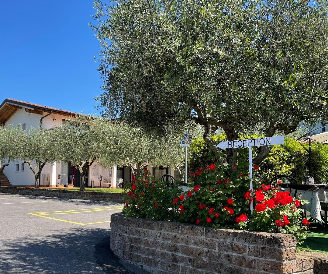 Residence Ulivi Cavaion Veronese Exterior photo